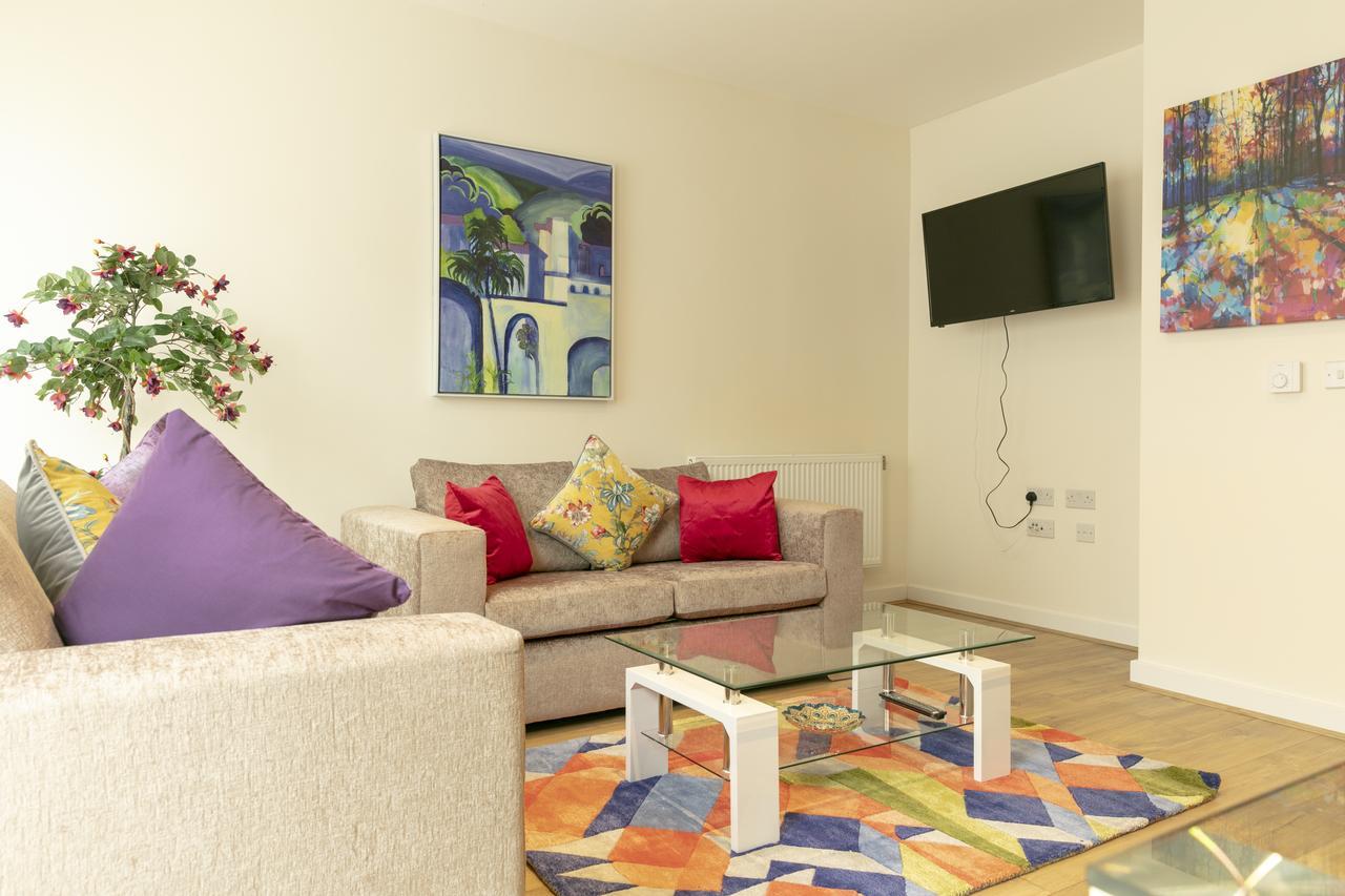 Modern & Exquisite Trumpington Townhouse With Parking & 5 Mins To Papworth Hospital Cambridge-i reptér Kültér fotó