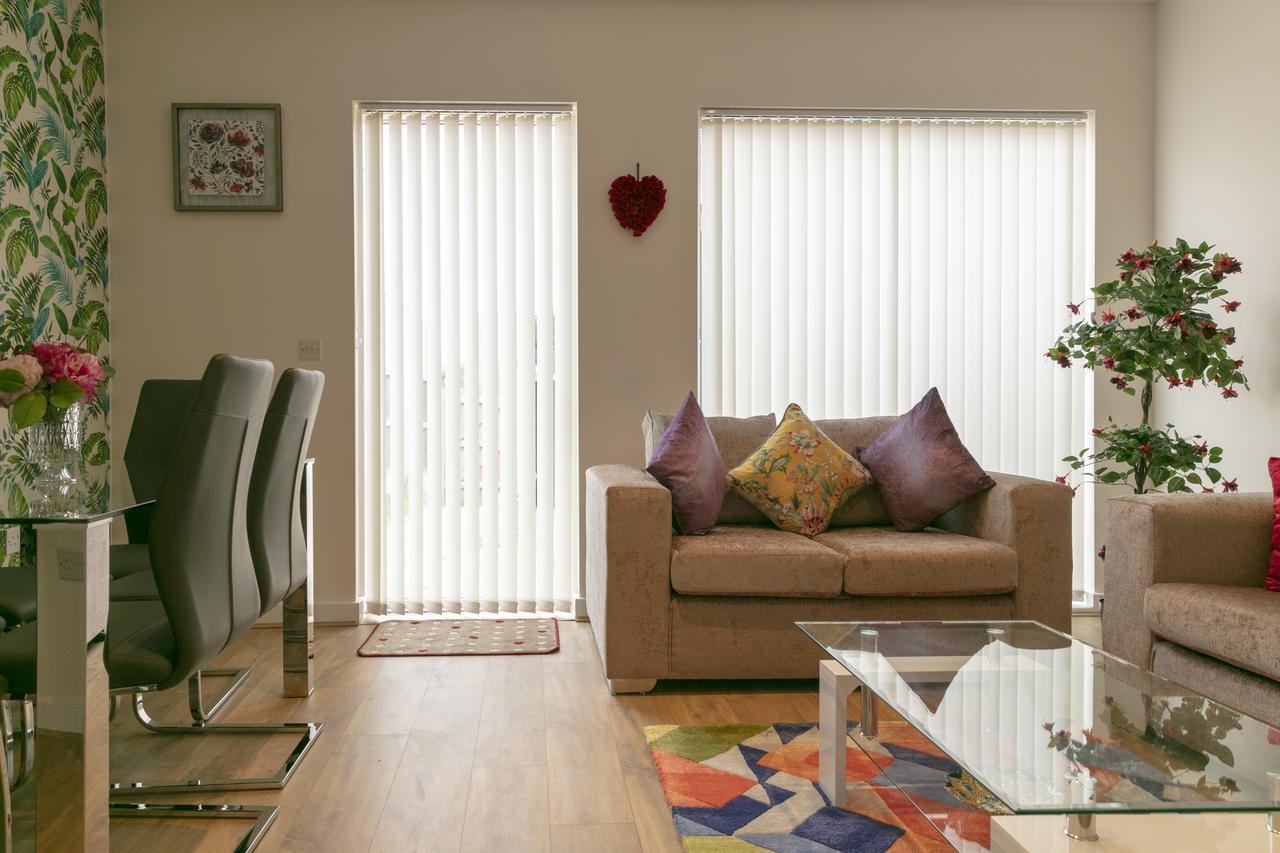 Modern & Exquisite Trumpington Townhouse With Parking & 5 Mins To Papworth Hospital Cambridge-i reptér Kültér fotó