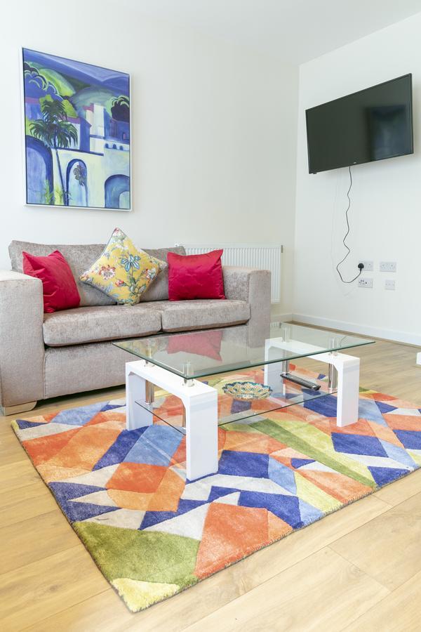 Modern & Exquisite Trumpington Townhouse With Parking & 5 Mins To Papworth Hospital Cambridge-i reptér Kültér fotó