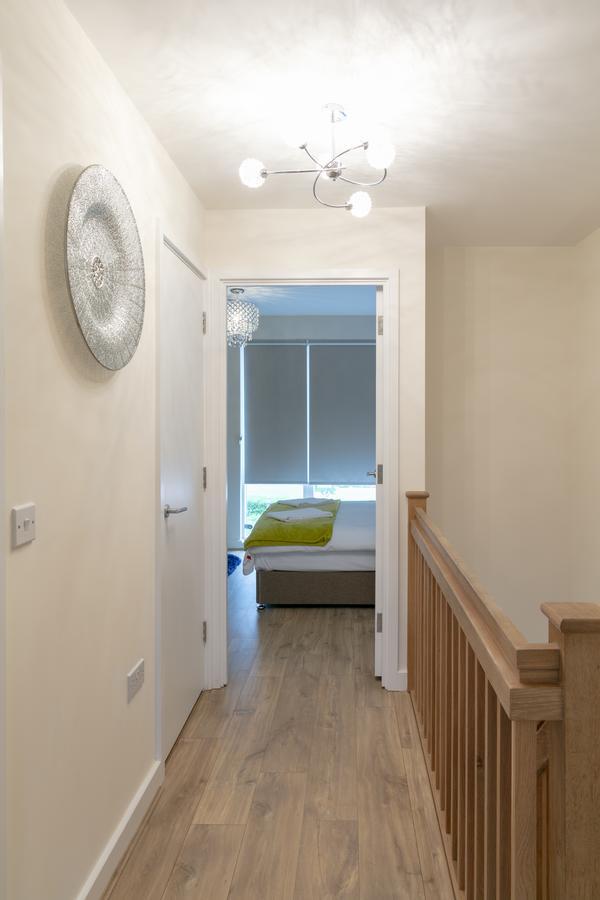 Modern & Exquisite Trumpington Townhouse With Parking & 5 Mins To Papworth Hospital Cambridge-i reptér Kültér fotó