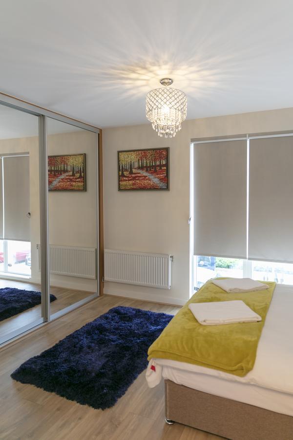 Modern & Exquisite Trumpington Townhouse With Parking & 5 Mins To Papworth Hospital Cambridge-i reptér Kültér fotó