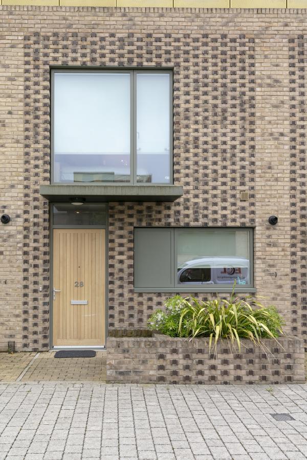 Modern & Exquisite Trumpington Townhouse With Parking & 5 Mins To Papworth Hospital Cambridge-i reptér Kültér fotó