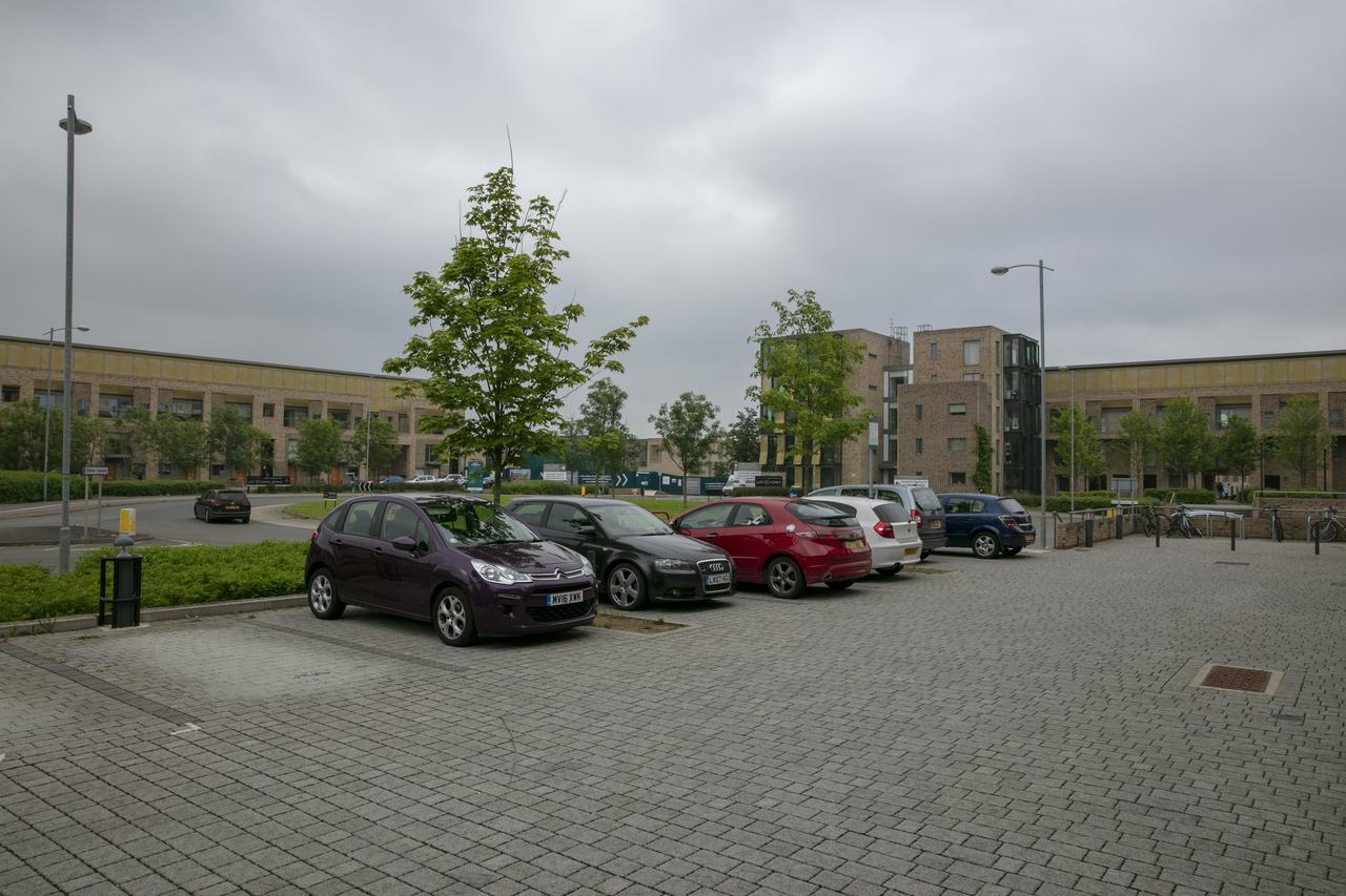 Modern & Exquisite Trumpington Townhouse With Parking & 5 Mins To Papworth Hospital Cambridge-i reptér Kültér fotó