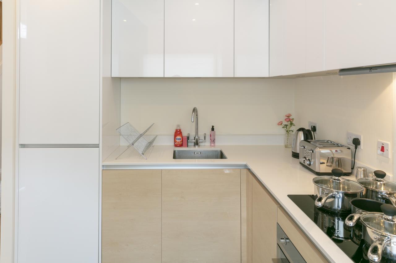Modern & Exquisite Trumpington Townhouse With Parking & 5 Mins To Papworth Hospital Cambridge-i reptér Kültér fotó